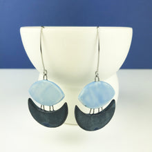 Load image into Gallery viewer, Deco Earrings in Black and Blue
